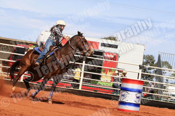 clermont rodeo Barrel racing_007