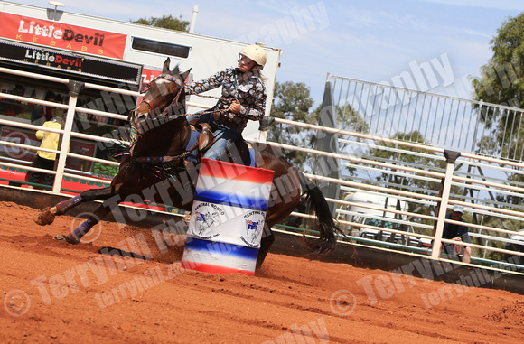 clermont rodeo Barrel racing_009