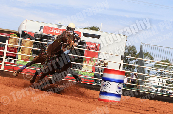 clermont rodeo Barrel racing_011