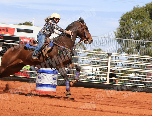 clermont rodeo Barrel racing_016