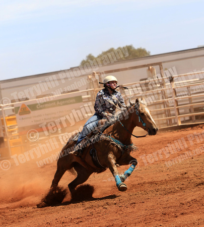 clermont rodeo Barrel racing_019